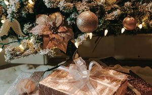 Превью обои елка, подарки, украшения, рождество, новый год