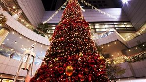 Превью обои елка, рождество, праздник, игрушки, торговый центр, зал