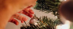 Превью обои елка, шары, гирлянда, новый год, рождество