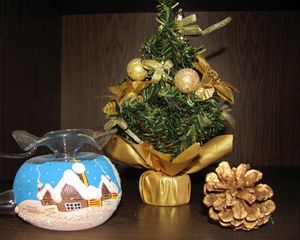 Превью обои елка, шишка, шар, праздник, новый год, рождество