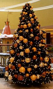 Превью обои елка, торговый центр, праздник, рождество, суета, новый год, настроение