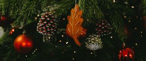 Превью обои елка, украшения, новый год, рождество, праздник