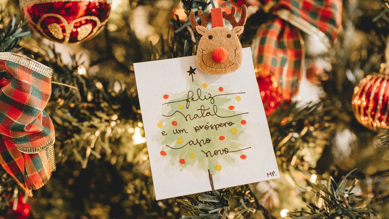 Обои елка, украшения, открытка, новый год, рождество