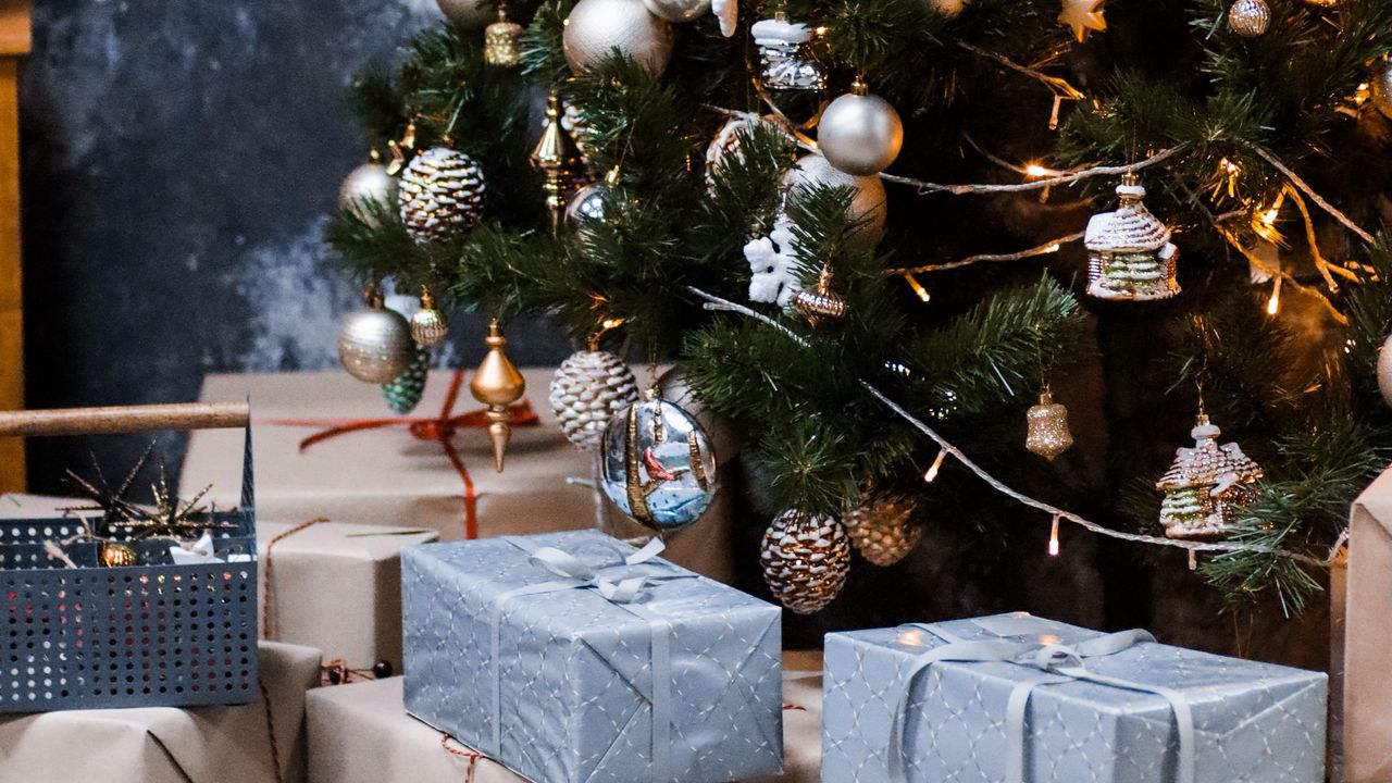 Обои елка, украшения, подарки, новый год, рождество