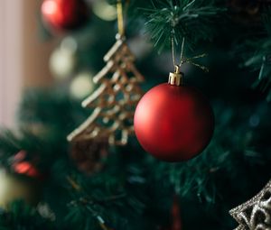 Превью обои елка, украшения, праздник, новый год, рождество