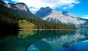 Превью обои emerald lake, национальный парк, озеро, деревья, отражение, горы