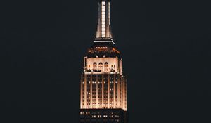 Превью обои empire state building, башня, здание, ночь, архитектура, огни, темный