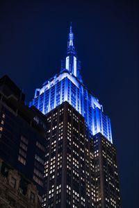 Превью обои empire state building, здание, архитектура, подсветка, ночь, темный, нью-йорк