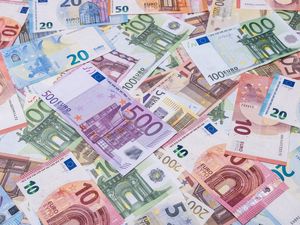 Превью обои евро, деньги, купюры, валюта