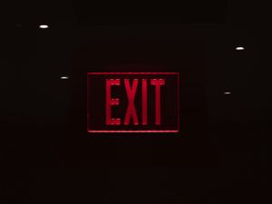 Превью обои exit, табличка, надпись, красный, темный