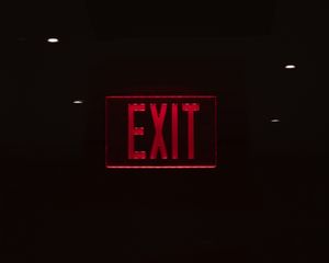 Превью обои exit, табличка, надпись, красный, темный