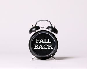 Превью обои fall back, слова, надпись, будильник, часы
