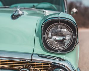 Превью обои фара, авто, ретро, вид спереди