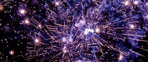 Превью обои фейерверк, искры, дым, фиолетовый
