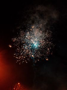Превью обои фейерверк, искры, дым, небо, ночь