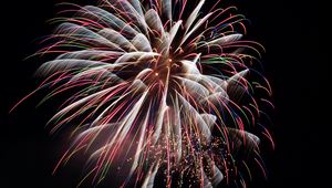 Превью обои фейерверк, искры, ночь, долгая выдержка, темный