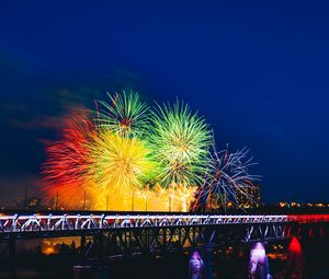 Превью обои фейерверк, мост, праздник, разноцветный