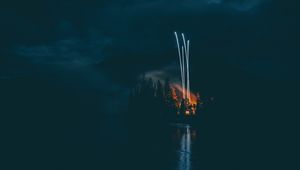 Превью обои фейерверк, ночь, темный, берег, озеро