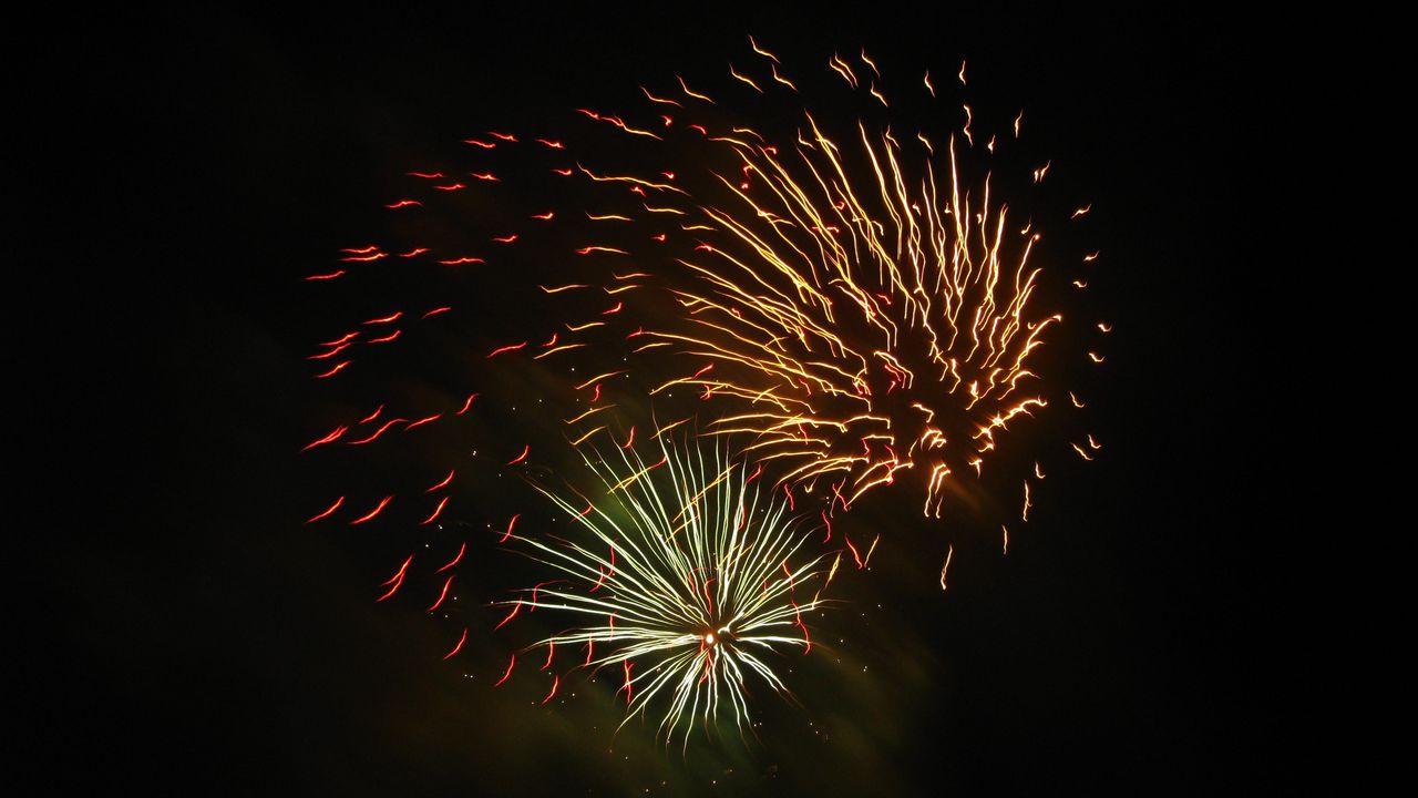 Обои фейерверк, вспышка, искры, ночь, праздник