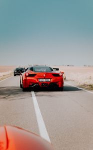 Превью обои ferrari 458, ferrari, красный, спорткар, вид сзади, дорога, движение