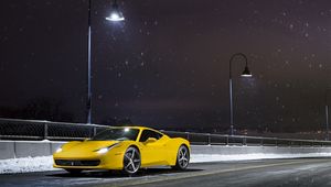 Превью обои ferrari, 458, italia, желтый, вид сбоку