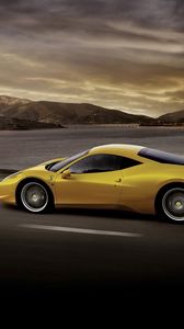 Превью обои ferrari 458 italia, желтый, авто, вид сбоку, скорость