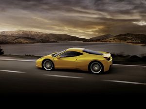 Превью обои ferrari 458 italia, желтый, авто, вид сбоку, скорость