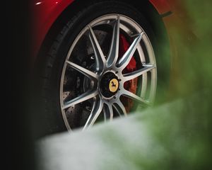 Превью обои ferrari, автомобиль, спорткар, колесо, красный