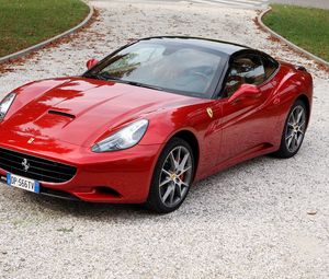 Превью обои ferrari california, ferrari, красный, вид сбоку, авто