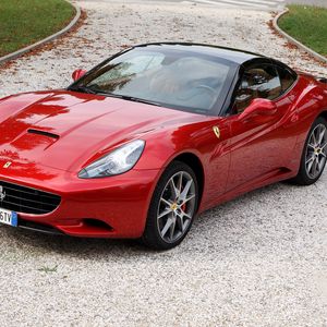 Превью обои ferrari california, ferrari, красный, вид сбоку, авто