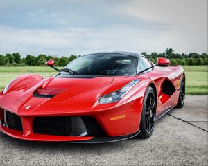 Превью обои ferrari, laferrari, красный, вид спереди