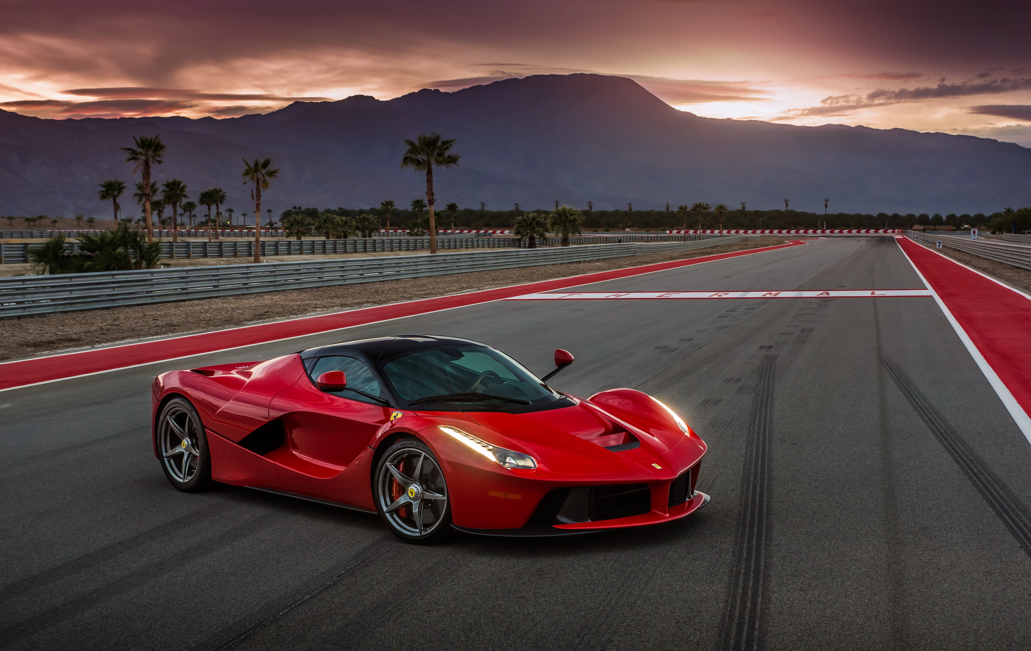 Ferrari LAFERRARI осень