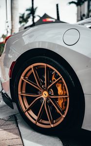 Превью обои ferrari, машина, спорткар, белый, колесо