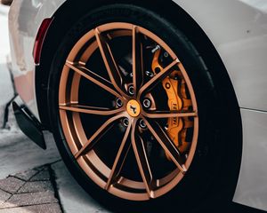 Превью обои ferrari, машина, спорткар, белый, колесо