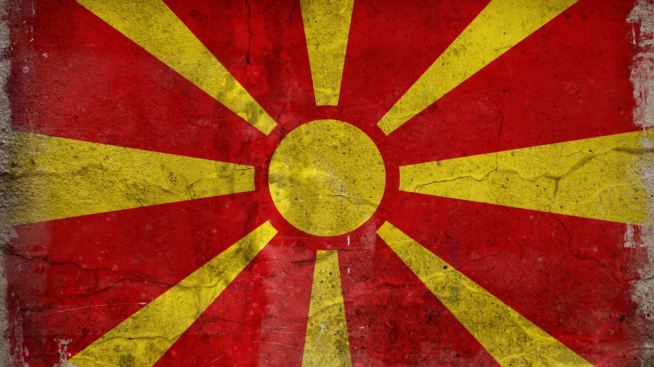 Обои флаг, македония, цвета, тектсура, пятна