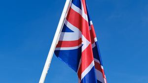 Превью обои флаг, складки, небо, великобритания