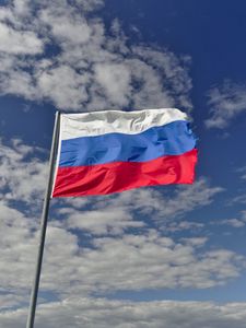 Превью обои флаг, триколор, россия, небо, облака
