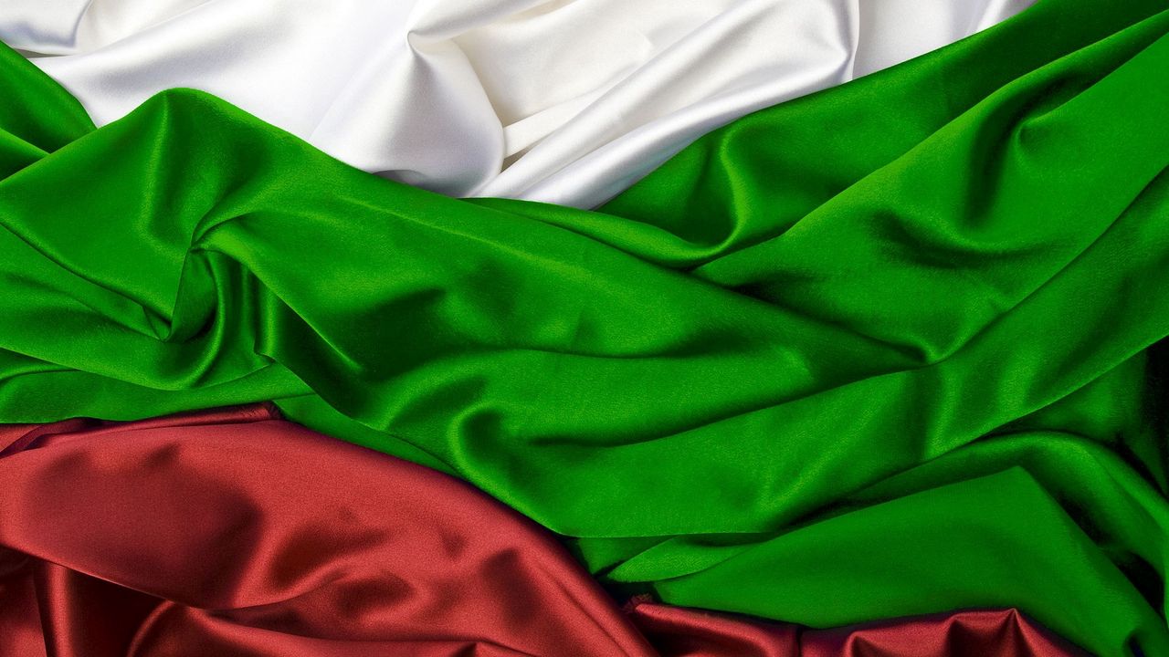 Обои флаг, зеленый, белый, красный, шелк