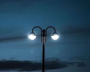 Превью обои фонари, ночь, освещение, темный