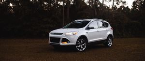 Превью обои ford, автомобиль, вид сбоку, белый