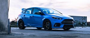 Превью обои ford focus, ford, автомобиль, синий, стоянка