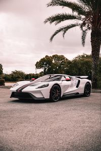 Превью обои ford gt, ford, спорткар, белый, вид сбоку, асфальт