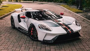 Превью обои ford gt, ford, спорткар, белый, вид сбоку