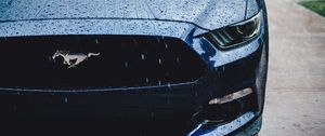 Превью обои ford mustang, фара, вид спереди, дождь