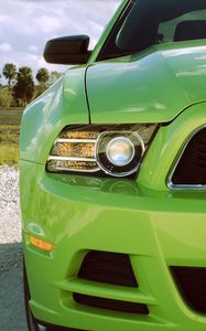 Превью обои ford mustang, фара, зеленый, вид спереди, спорткар