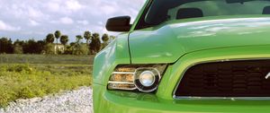 Превью обои ford mustang, фара, зеленый, вид спереди, спорткар
