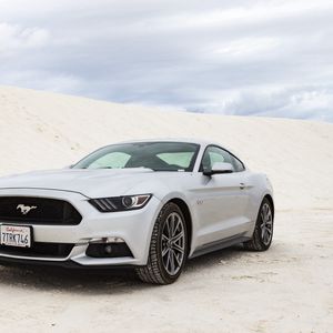 Превью обои ford mustang, ford, автомобиль, белый, вид спереди