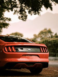 Превью обои ford mustang, ford, машина, красный, вид сзади, парковка