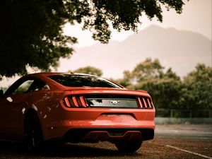 Превью обои ford mustang, ford, машина, красный, вид сзади, парковка