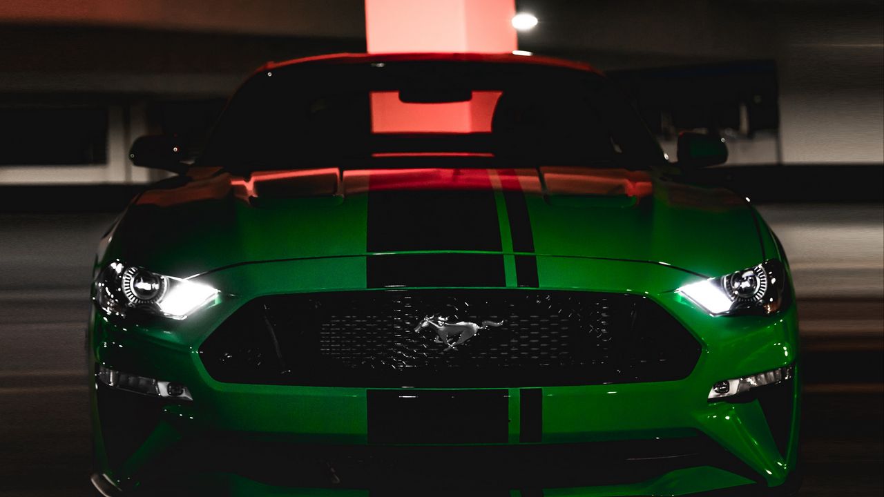 Обои ford mustang, ford, машина, зеленый, темный, вид спереди